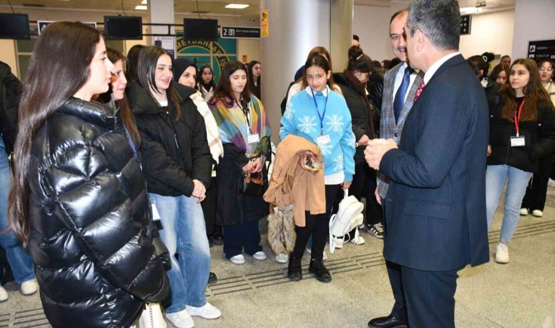 Şırnak’taki Öğrenciler, Şehit ve Gazi Çocuklarıyla Çanakkale Gezisi Yaparak Tarih Şuurunu Geliştirdi Şırnak'ta "Şehri Nuh’tan Şehitler Diyarına Projesi" kapsamında şehit ve gazi