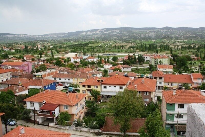 Selendi ilçesinin nüfusu 2024’te 346 kişi azalarak 18 bin 869’a düştü. Türkiye İstatistik Kurumu verilerine göre, 2024 yılında Manisa'nın Selendi ilçesinin