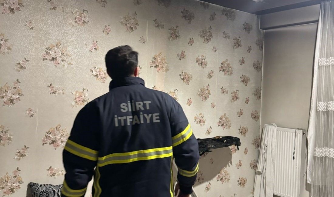 Siirt’te unutulan ütü, evde yangın çıkmasına sebep oldu Siirt'te açık unutulan ütü nedeniyle bir evde yangın çıktı. Veysel