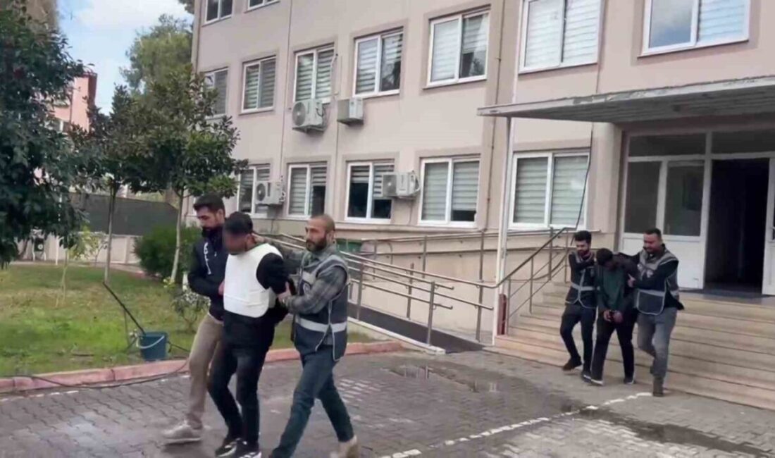 Adana’da silahlı yağma nedeniyle 21 yıl ceza alan hükümlü güvenlik güçlerince yakalandı. Adana'da yapılan 'Huzur ve Güven' uygulaması kapsamında, 21 yıl hapis