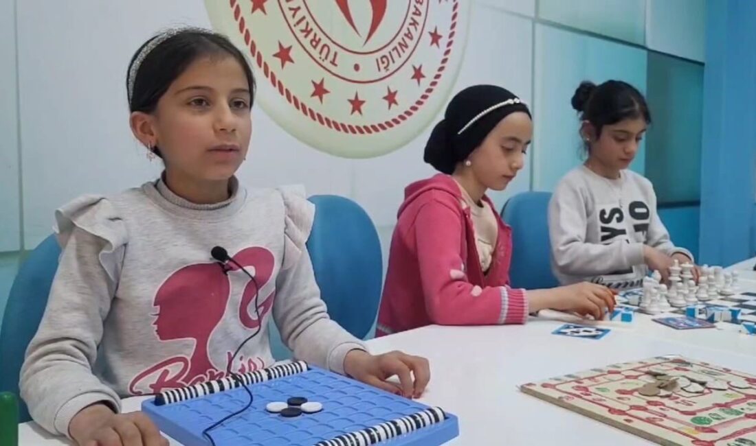 Silvan Gençlik Merkezi: Günlük 150 Öğrenciye Hizmet Veriyor ve Yeteneklerini Geliştiriyor Diyarbakır’ın Silvan ilçesindeki Gençlik Merkezi, günde yaklaşık 150 öğrenciye hizmet