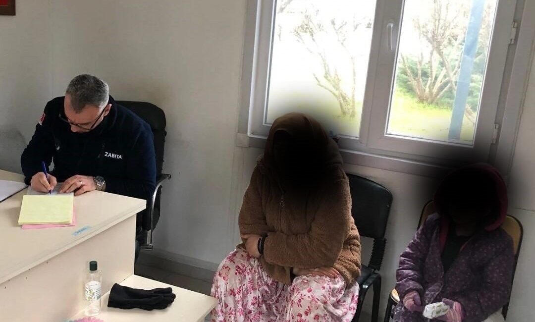 Sinop’ta dilencilik yapanlar zabıta ekiplerince gözaltına alındı. Sinop'ta zabıta ekipleri, haksız kazanç elde eden dilencilere operasyon düzenledi.