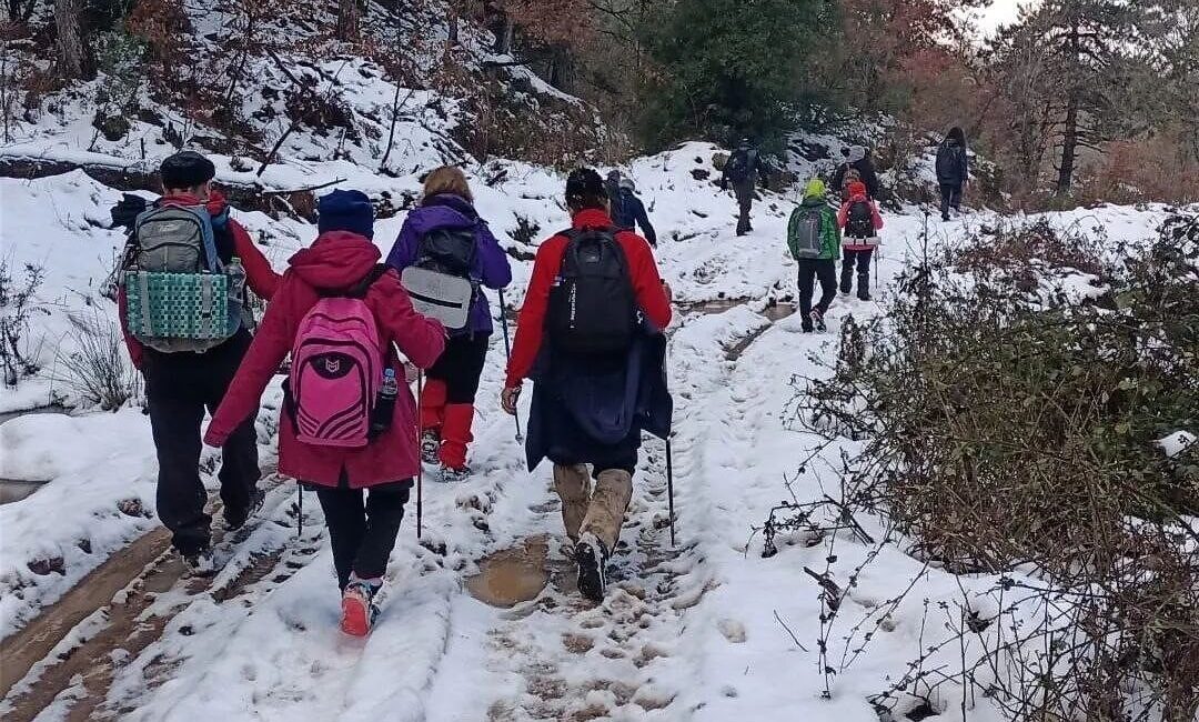 Mudanya Yürüyüş Grubu, 2025’teki ilk doğa yürüyüşünü başarıyla tamamladı ve yeni rotalara hazırlanıyor! Mudanya Yürüyüş Grubu, soğuk hava koşullarına rağmen 2025'in ilk doğa