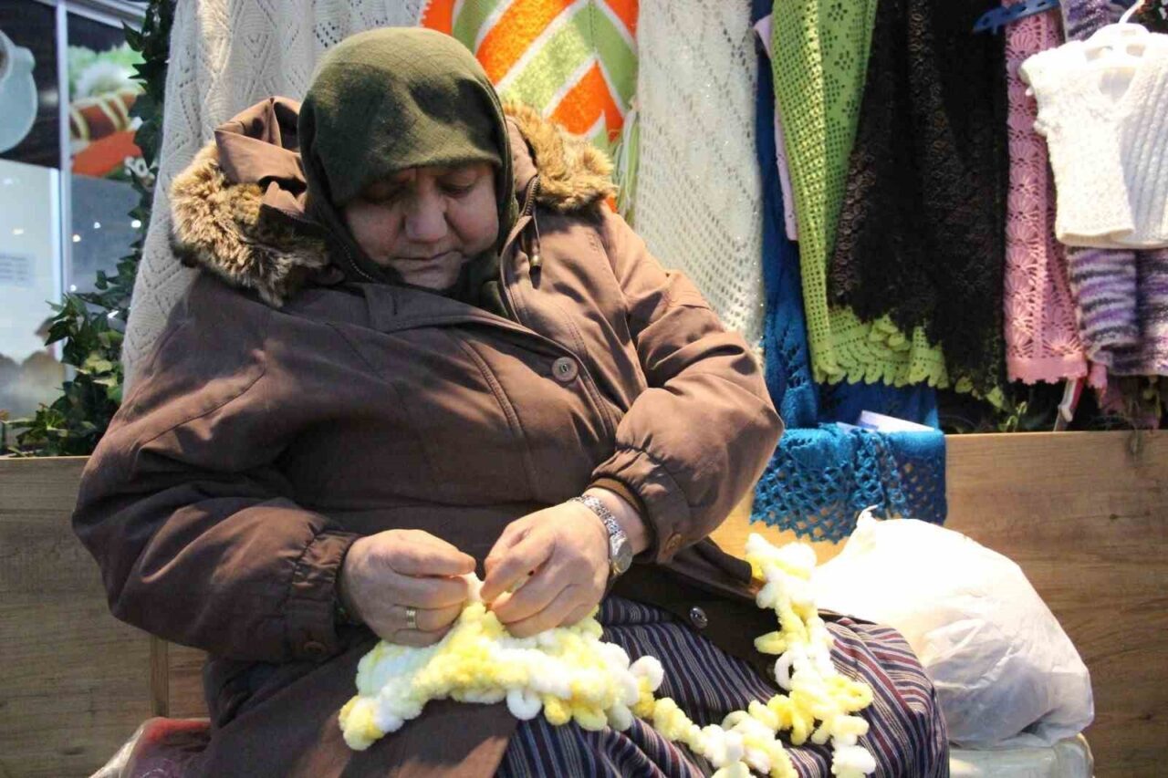 Bolu'da yaşayan 61 yaşındaki Fatma Akdağ, eşini ve oğlunu kaybettikten