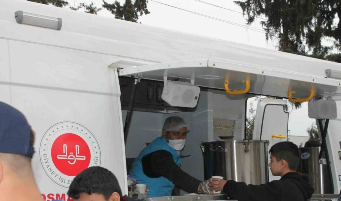 Osmaniye’de Öğrencilere Sıcak Çorba İkramı Yapıldı Osmaniye İl Müftülüğü, soğuk kış günlerinde öğrencilere sıcak çorba ikram