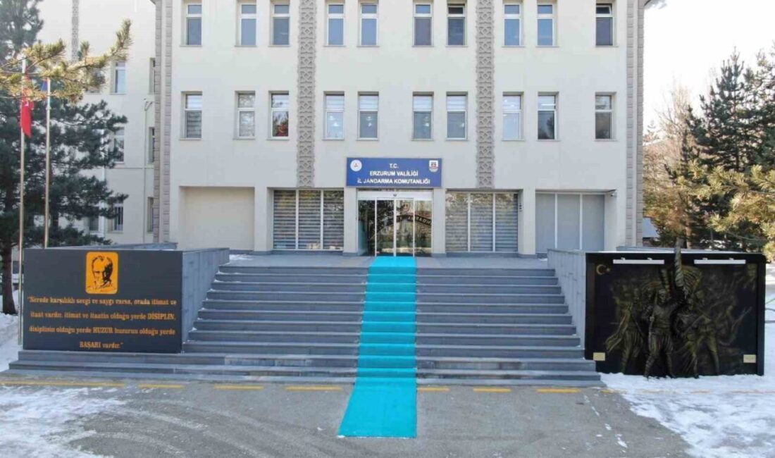 Erzurum’da Terör Propagandası Yapan 6 Şüpheli Gözaltına Alındı Erzurum'da, sosyal medya üzerinden terör propagandası yaptıkları belirlenen 6 kişi,