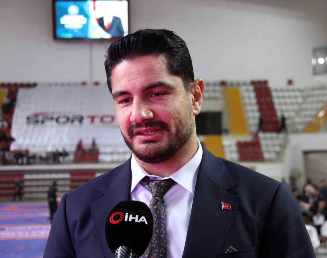 Türkiye Güreş Federasyonu Başkanı Taha Akgül, Sivas'taki U23 Serbest Türkiye