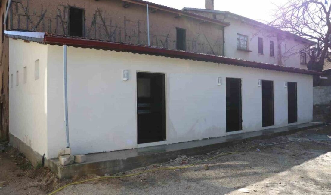 Osmaneli’nde Tarihi Hamide Hatun Cami’nin Şadırvanı Hizmete Girdi Bilecik'in Osmaneli ilçesindeki tarihi Hamide Hatun Cami'nin eksik şadırvanı tamamlanarak