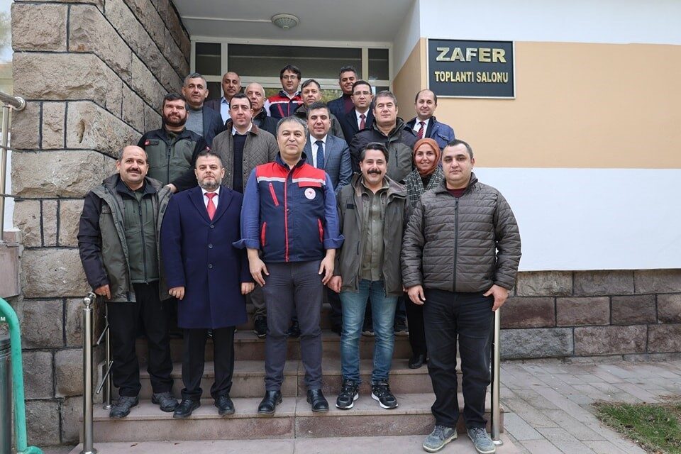 Afyonkarahisar’da Tarım ve Orman Koordinasyon Toplantısı Gerçekleşti Afyonkarahisar'da Tarım ve Orman Bakanlığı'nın bağlı kurumları, İl Müdürlüğü'nde koordinasyon