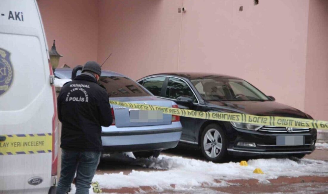 Kayseri’de Tartışma Kanlı Bitti: Bir Kişi Tabancayla Yaralandı Kayseri’nin Melikgazi ilçesinde S.O. (60), Gültepe Mahallesi'nde bir tartışma sonrası