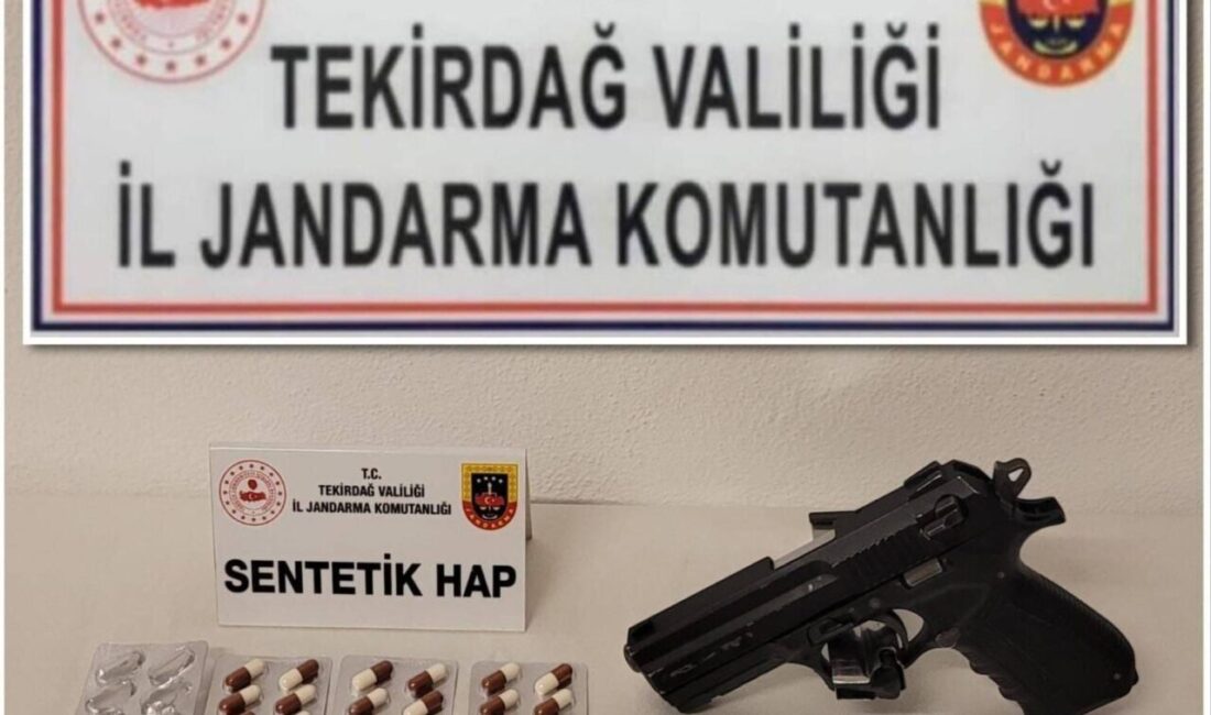 Tekirdağ’da Jandarma’nın Operasyonunda Uyuşturucu ve Silah Yakalandı Tekirdağ İl Jandarma Komutanlığı, 31 Ocak 2025'te Marmaraereğlisi'nde düzenlediği operasyonda