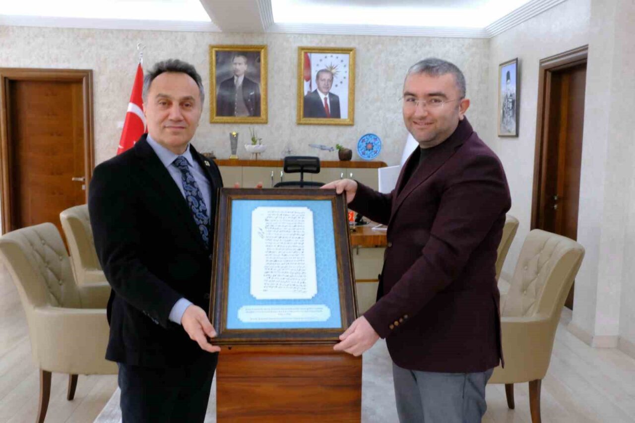 Tokat Gaziosmanpaşa Üniversitesi Rektörü Prof. Dr. Fatih Yılmaz, Öğr. Gör.