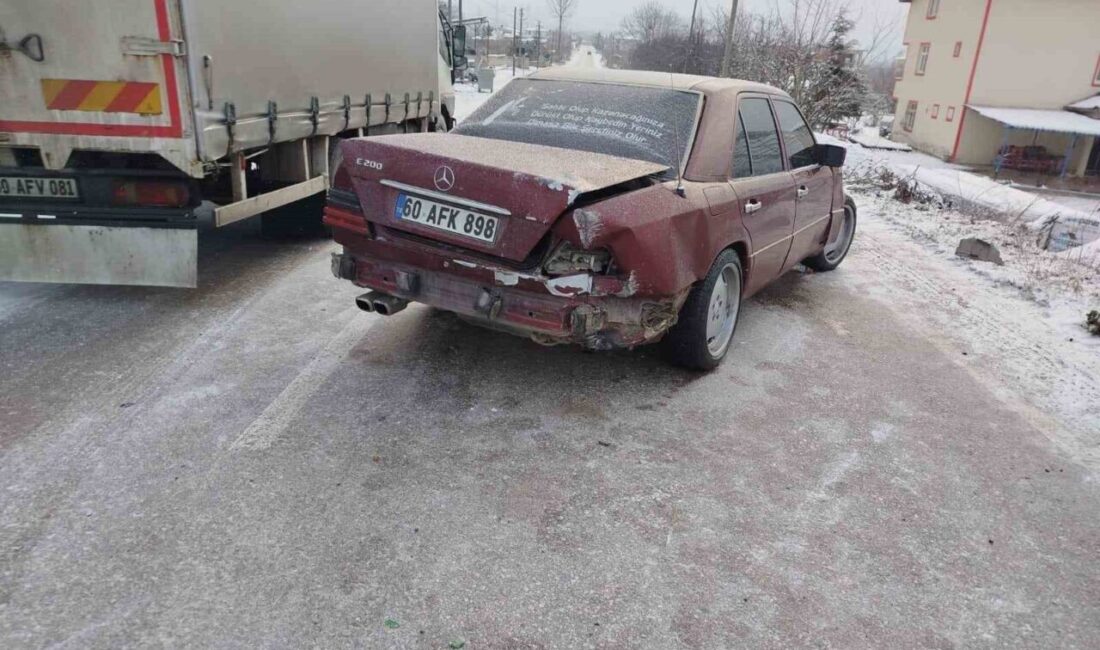 Tokat’ta Mercedes otomobil kamyonete çarptı, sürücü yaralandı Tokat'ta Eski Tokat-Turhal yolunda H.Y. yönetimindeki Mercedes otomobil, direksiyon hakimiyetini