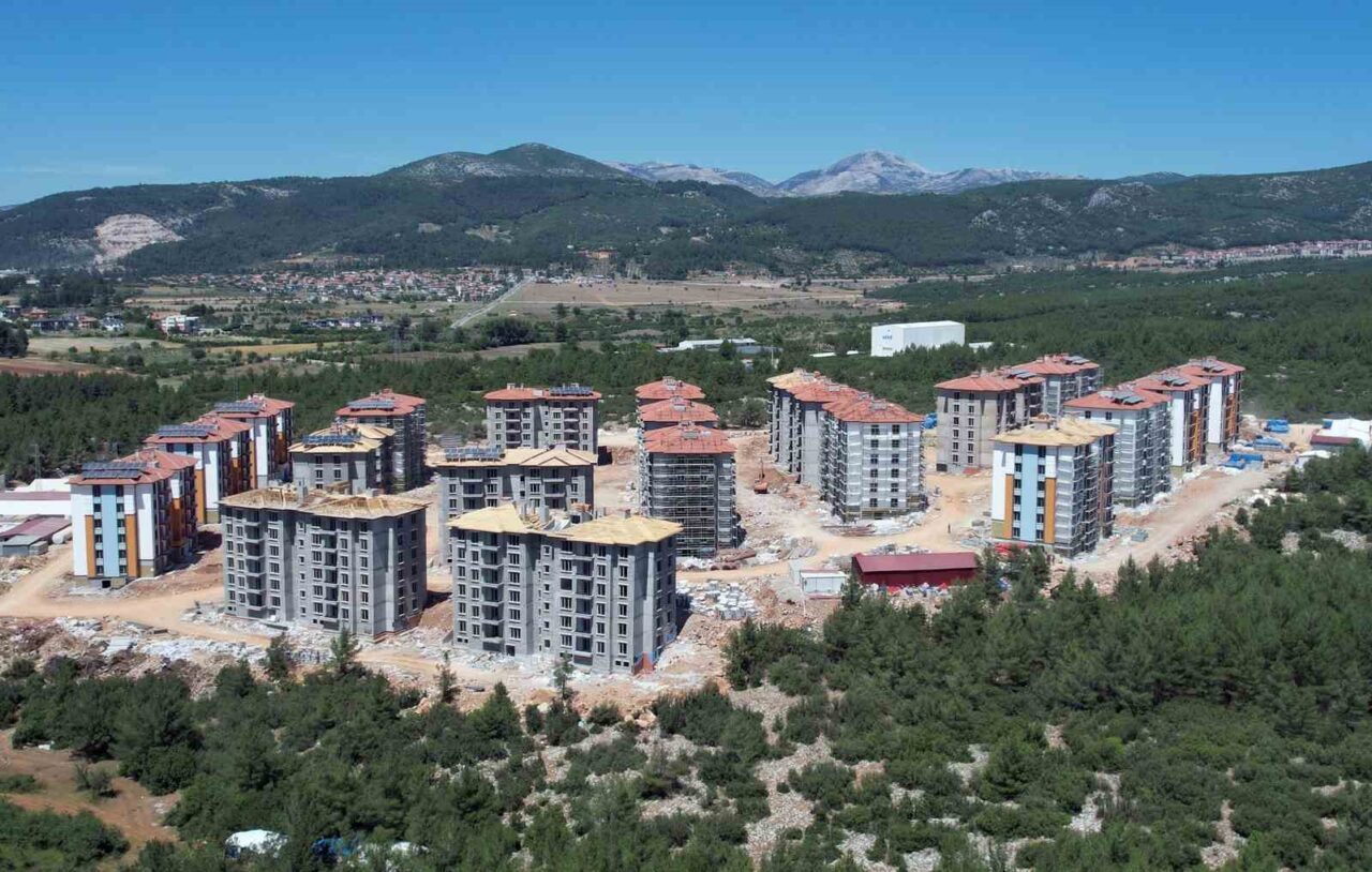 Toplu Konut İdaresi (TOKİ), Menteşe ilçesi Akçaova'da inşa edilen 500