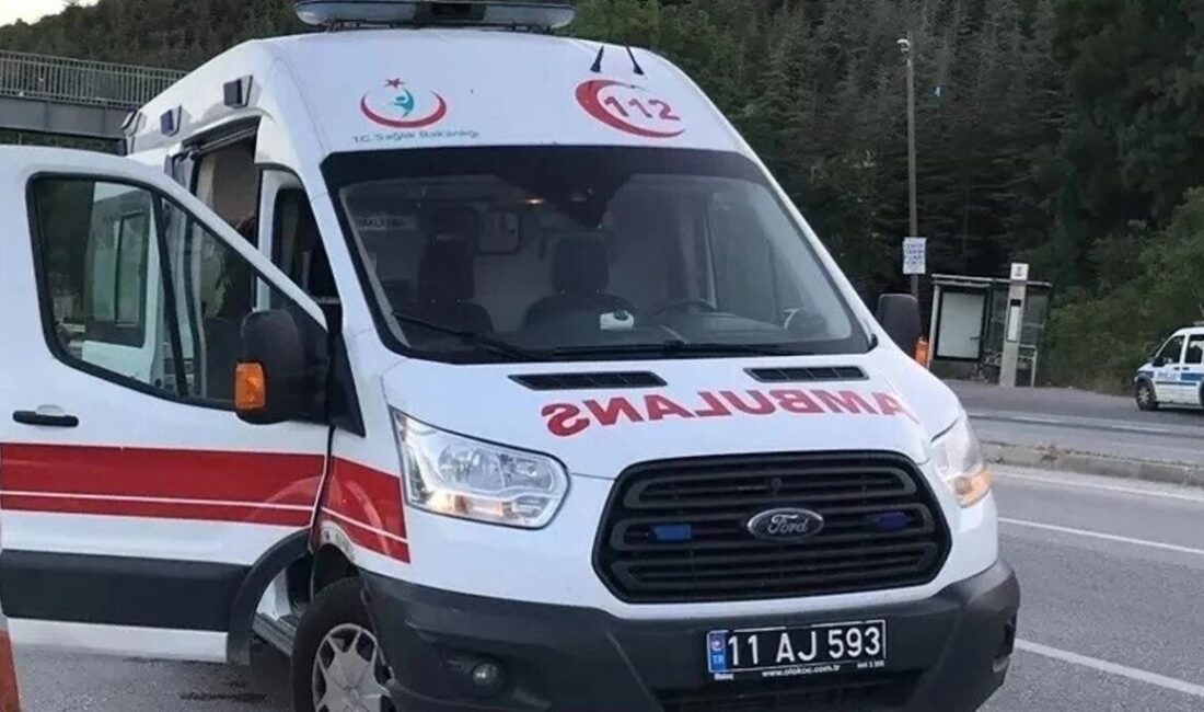 Bilecik’te motosiklet devrildi, sürücü hastaneye kaldırıldı Bilecik’te, Alper S. yönetimindeki 26 AJE 239 plakalı motosiklet sürüş