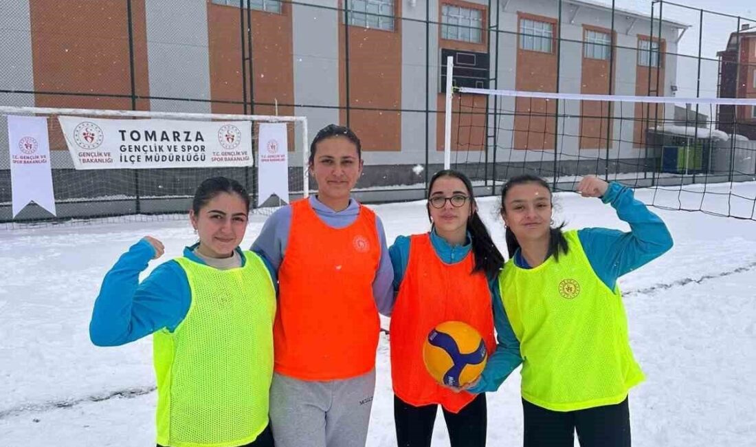 Tomarza’da İlk Kar Voleybolu Turnuvası Coşkuyla Gerçekleşti Kayseri'nin Tomarza ilçesi, Tomarza Gençlik ve Spor İlçe Müdürlüğü tarafından