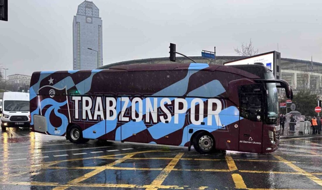 Trabzonspor, Beşiktaş ile oynayacağı maç için stadyuma ulaştı. Trabzonspor, Trendyol Süper Lig'in 24. haftasında Beşiktaş ile karşılaşmak üzere