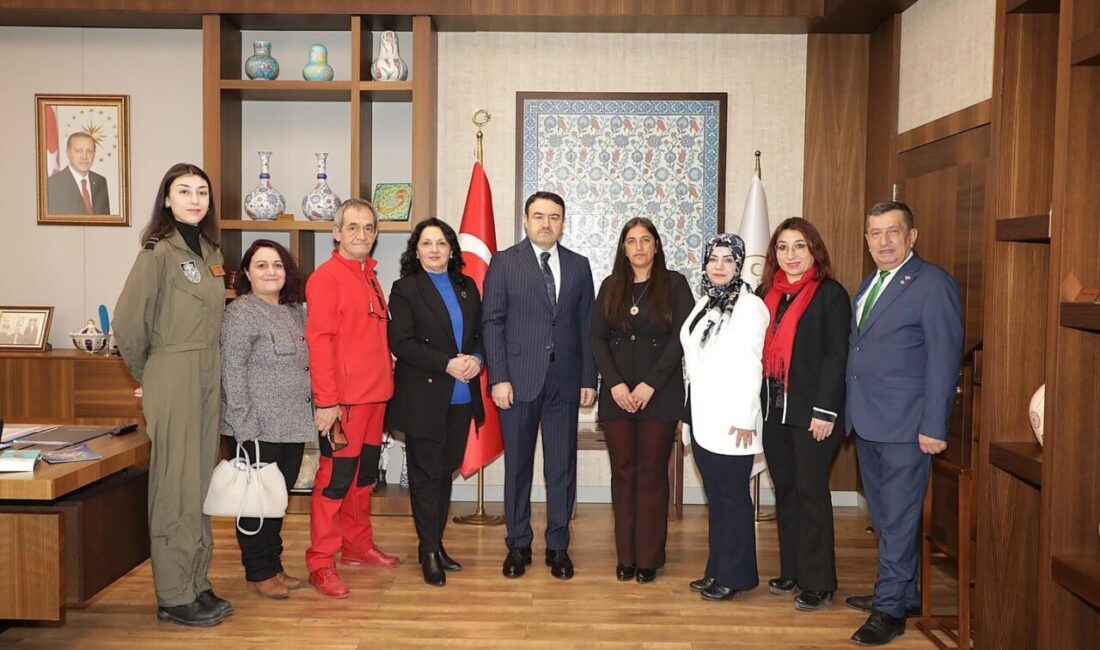 THK’nın 100. Yılı Kutlamaları Kapsamında Kütahya Valisi ile Görüşme Gerçekleştirildi Türk Hava Kurumu (THK) 100. yılını kutlamak üzere Kütahya Valisi