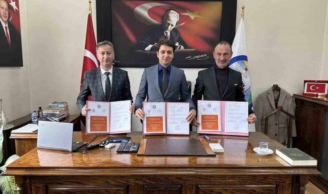 Türkeli’de Mesleki Eğitime Yönelik Önemli Protokol İmzalandı Sinop'un Türkeli ilçesinde "Herkesin Bir Mesleği Olmalı" projesi için 3