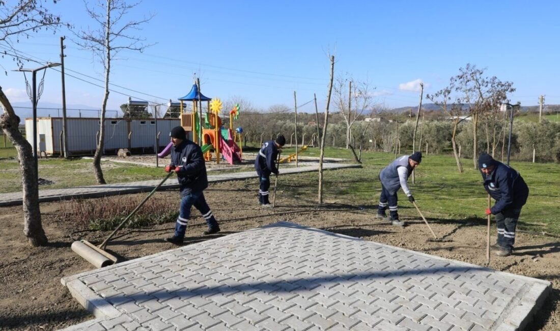 Yunusemre Belediyesi, Üçpınar Mahallesi'nde 7 bin metrekarelik mesire alanındaki çalışmaları