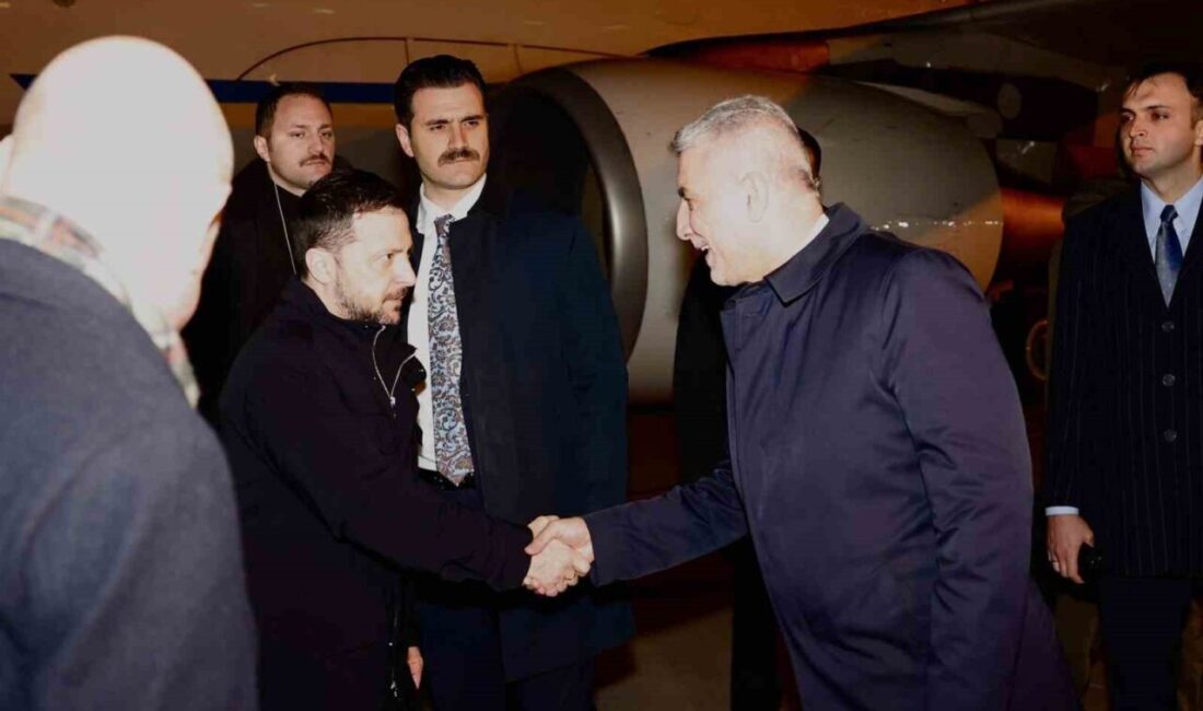 Zelenskiy, Resmi Ziyaret İçin Ankara’ya Geldi, Bakan Bolat Tarafından Karşılandı Ukrayna Devlet Başkanı Volodimir Zelenskiy, resmi ziyareti için Ankara’da. Esenboğa