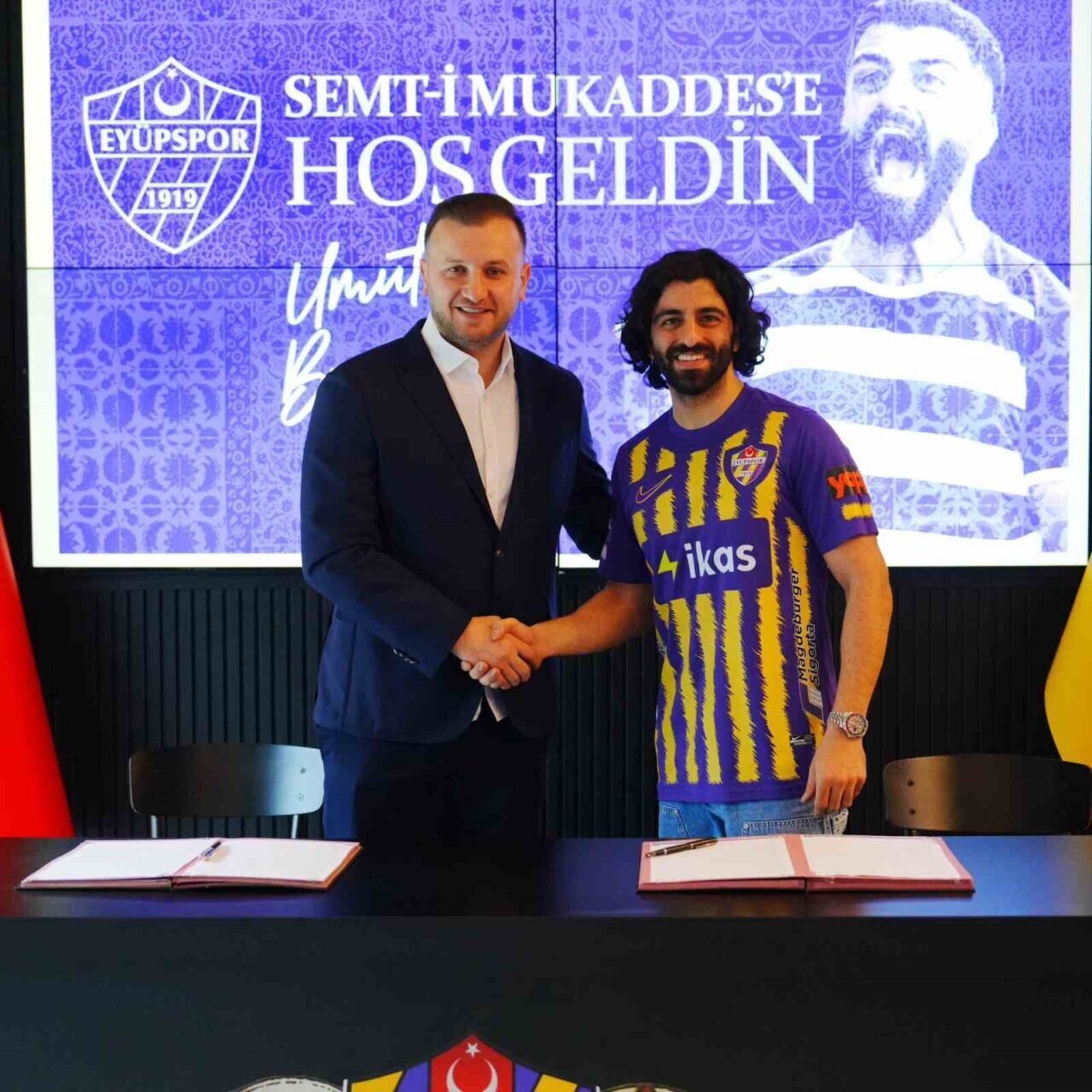 Eyüpspor, Trabzonspor'dan 28 yaşındaki santrfor Umut Bozok ile 1.5 yıllık