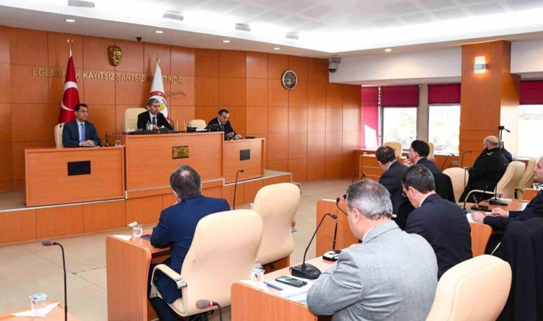 Uşak’ta Valilik Başkanlığında İl İdare Şube Başkanlıkları Toplantısı Yapıldı Uşak Valisi Naci Aktaş, İl İdare Şube Başkanlıkları Toplantısı’nı Özmerkez