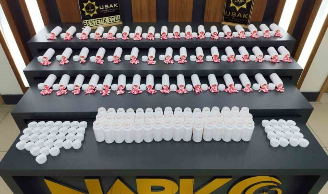 Uşak’ta otomobilde ele geçirilen sentetik uyuşturucu nedeniyle 1 kişi tutuklandı. Uşak’ta gerçekleştirilen bir operasyonla otomobilde 5 bin 377 adet sentetik