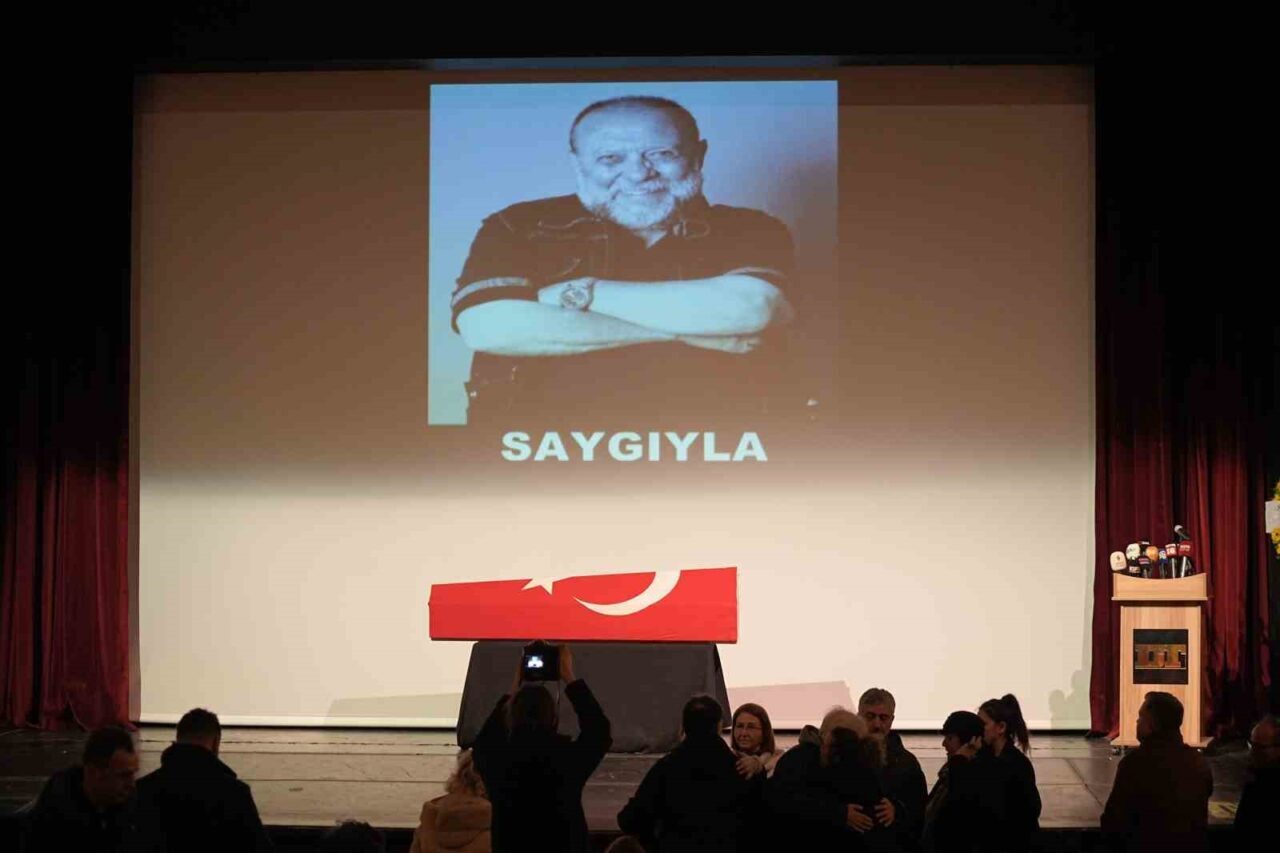 77 yaşında vefat eden tiyatro ve dizi oyuncusu Emin Gümüşkaya,