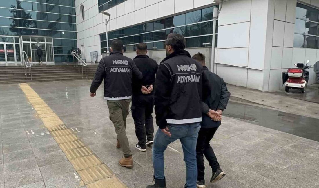 Adıyaman’da Uyuşturucu Operasyonu: İki Kişi Gözaltına Alındı Adıyaman'da polis, narkotik ve istihbarat ekiplerinin düzenlediği operasyonda M.A.A. ve