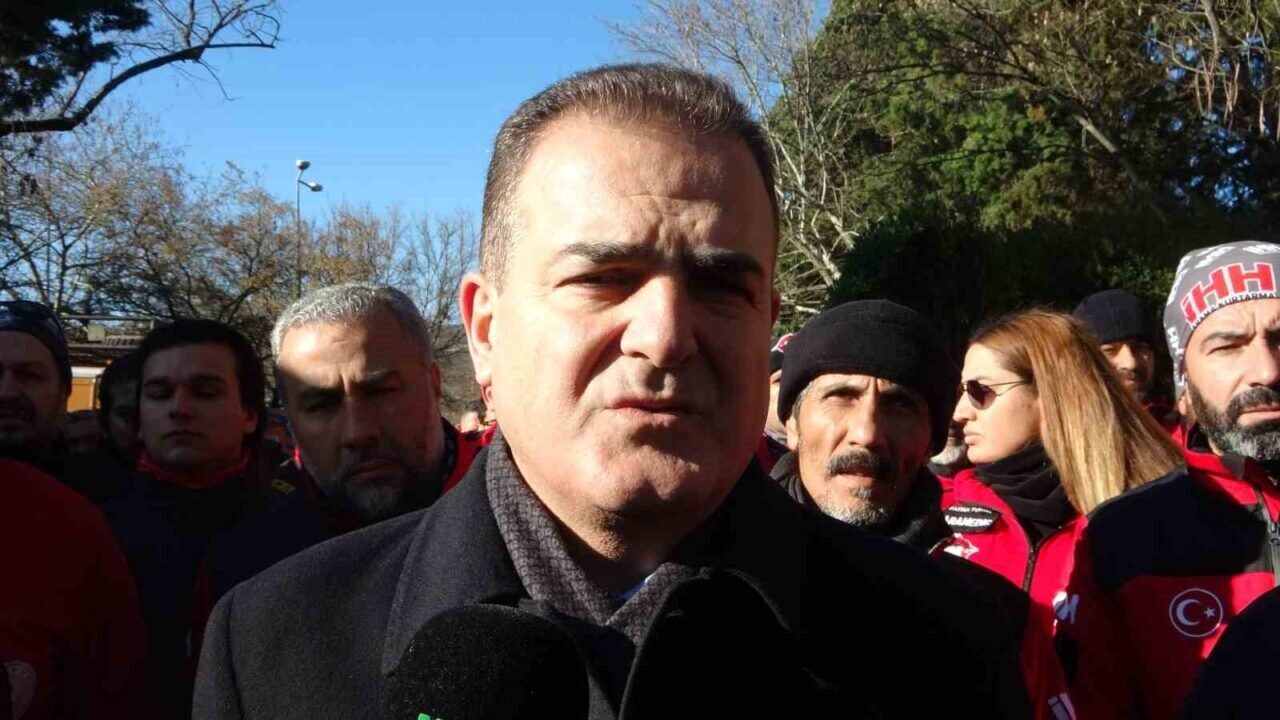 Muğla Valisi Dr. İdris Akbıyık, Santorini yakınlarındaki Ege Denizi'nde yaşanan
