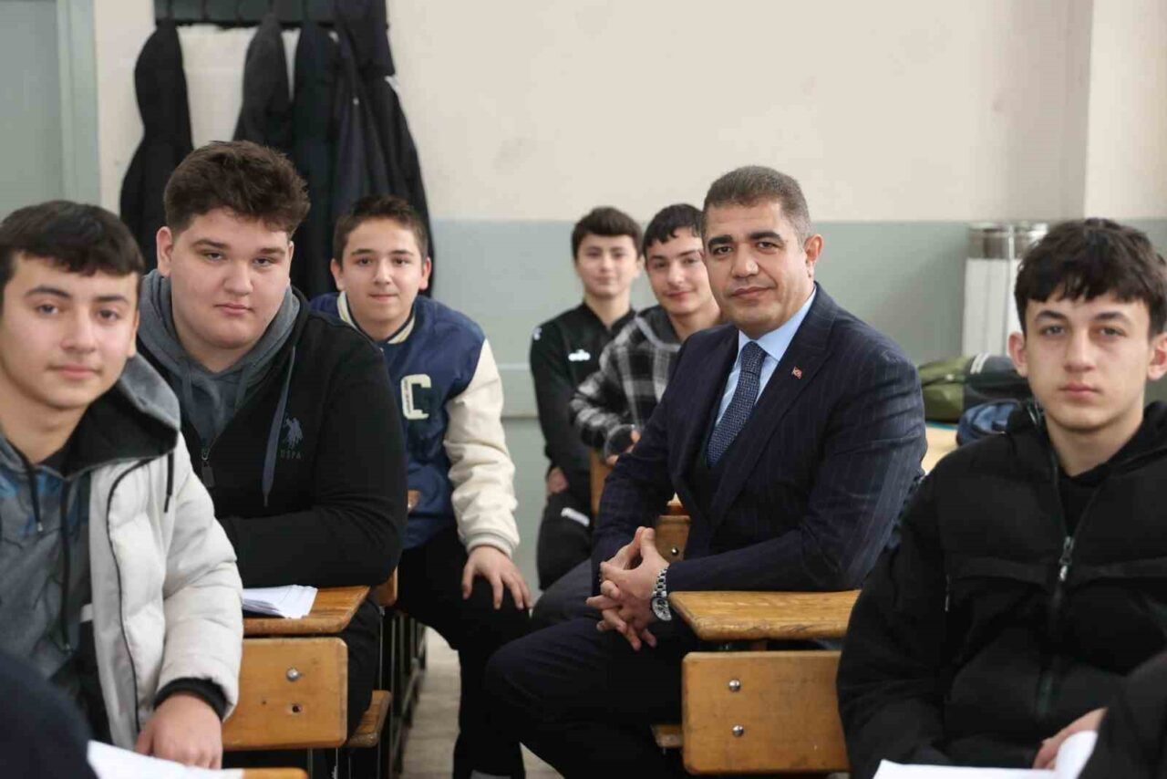 Düzce Valisi Selçuk Aslan, Fatih Mesleki ve Teknik Anadolu Lisesi'ni
