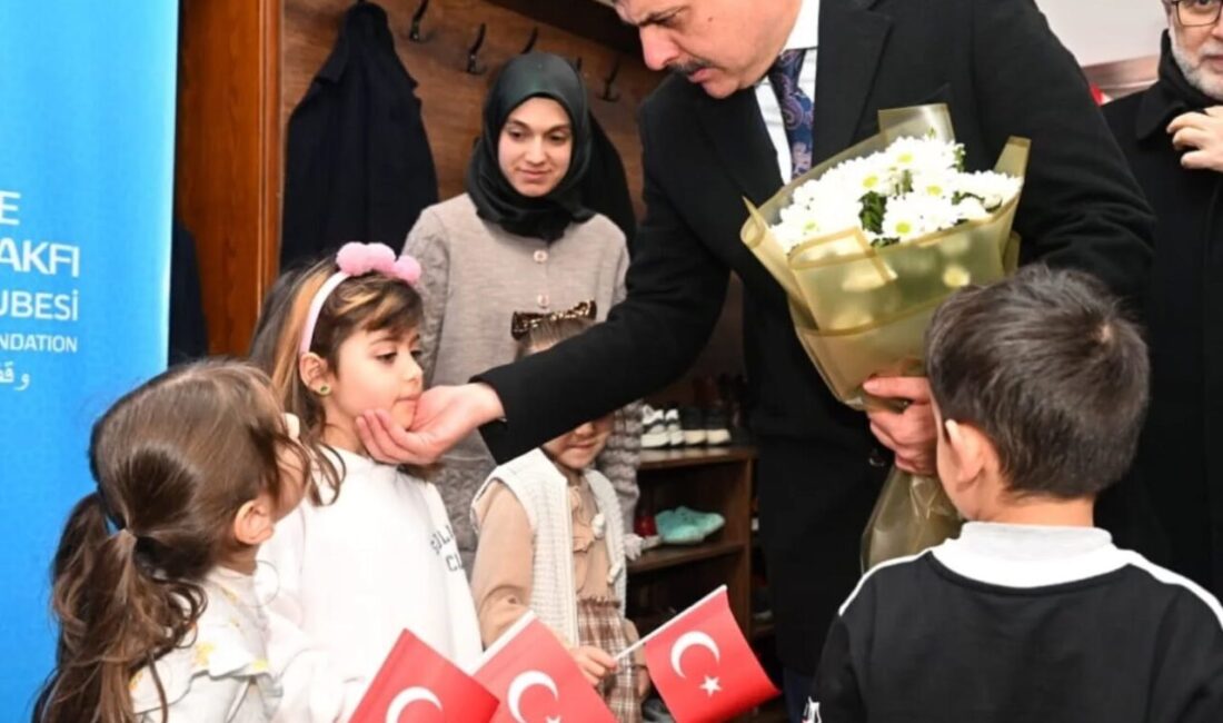 Vali Mustafa Çiftçi, Uzundere’de Kur’an Kursu açılışına katıldı, geleceğin yetişmesi için umut dolu mesajlar verdi. Erzurum Valisi Mustafa Çiftçi, Uzundere ilçesinde çeşitli açılış programlarına katılarak