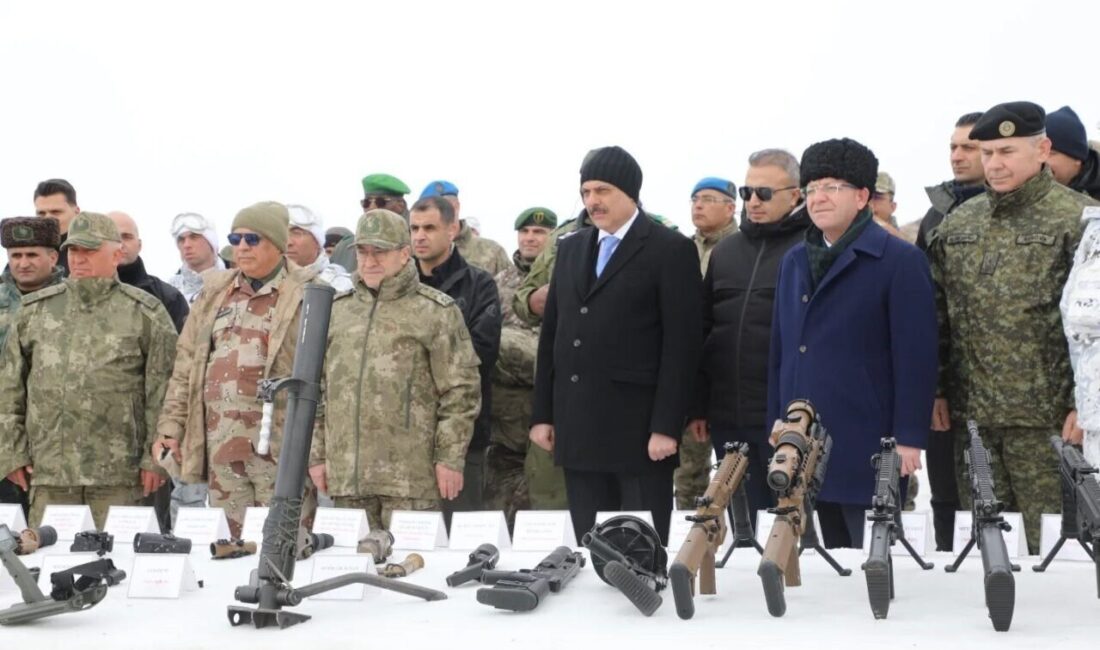 Erzurum Valisi Mustafa Çiftçi, Kars’ta gerçekleştirilen Kış Tatbikatı-2025’i inceledi. Erzurum Valisi Mustafa Çiftçi, Kars'ta düzenlenen 20 ülkenin katıldığı 'Kış