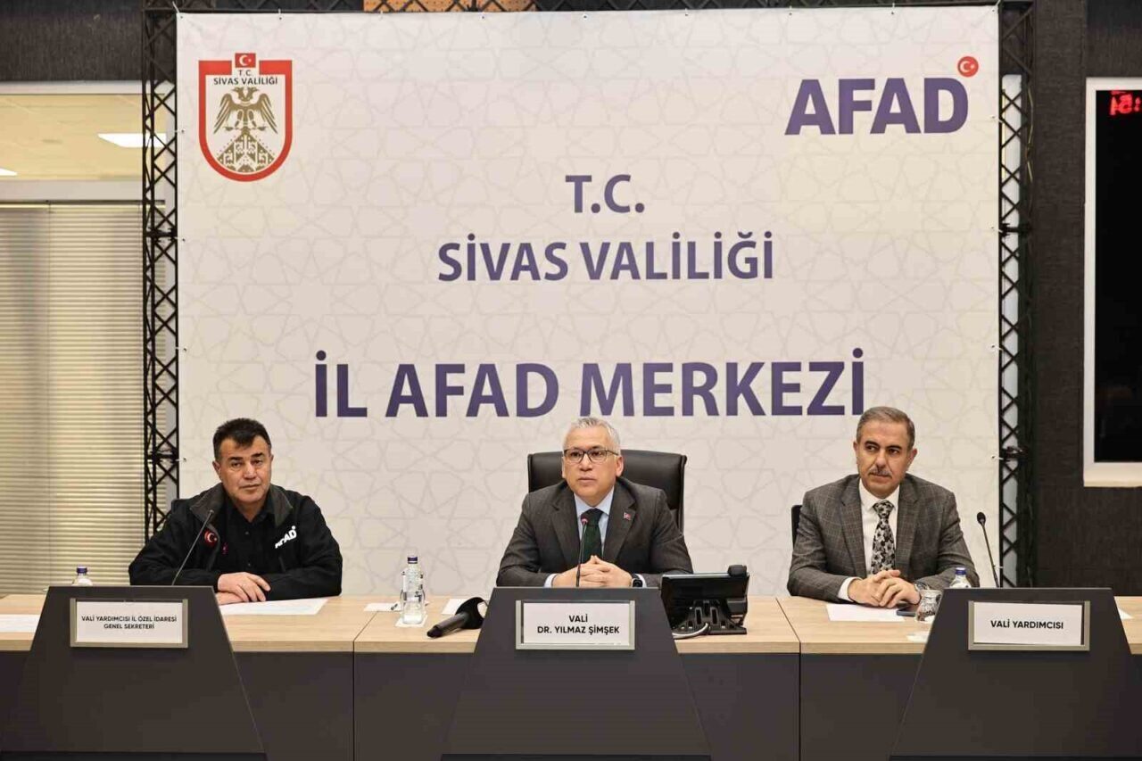 Sivas Valisi Yılmaz Şimşek, AFAD'da yaptığı açıklamada 6 Şubat depreminin