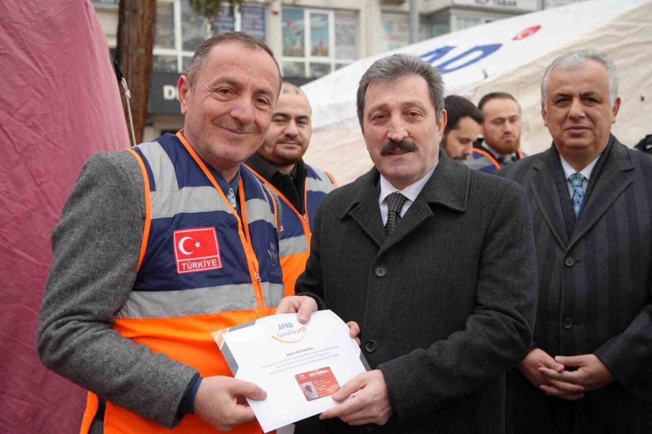 Samsun Valisi Orhan Tavlı, 6 Şubat depremlerinin anıldığı etkinlikte, tüm