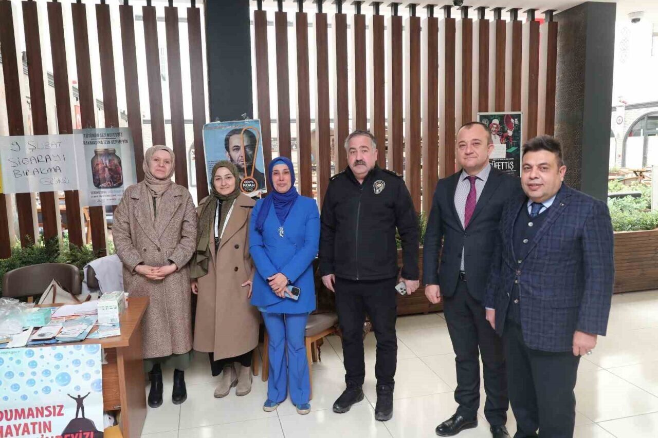 Van'ın Tuşba İlçe Sağlık Müdürlüğü, 'Sigarayı Bırakma Günü' dolayısıyla Van