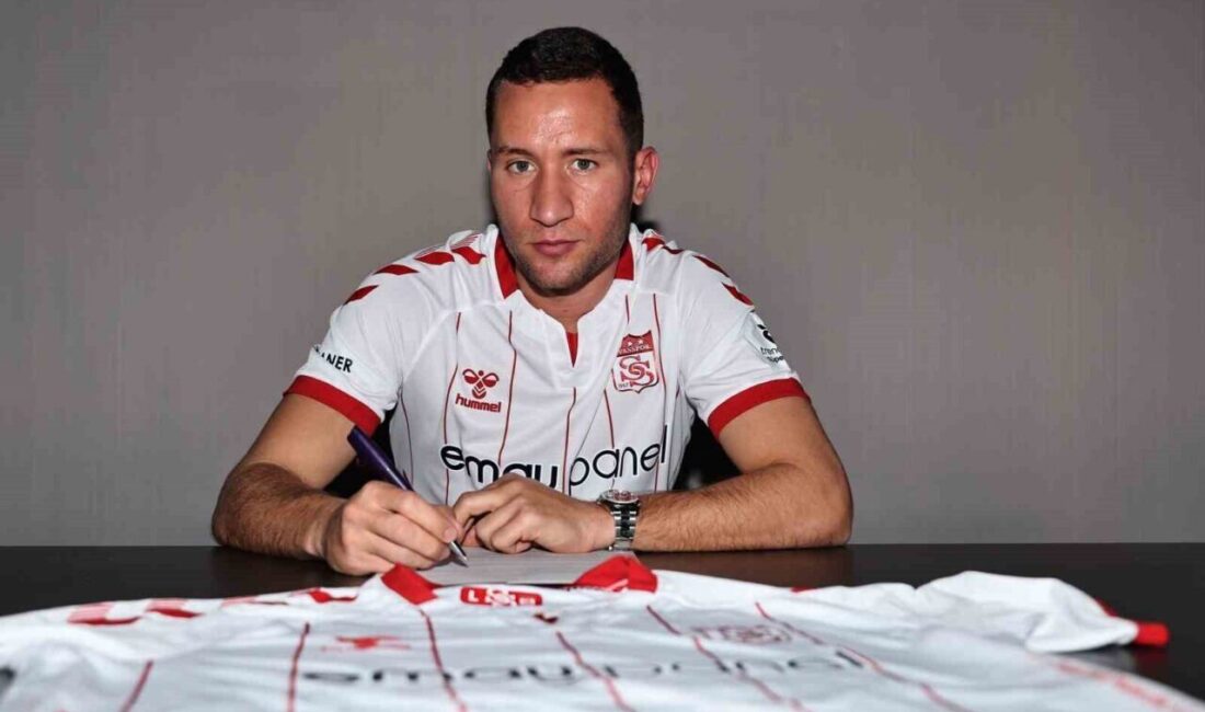 Sivasspor, Sırp futbolcu Veljko Simic’i kadrosuna kattı. Sivasspor, devre arası transfer döneminde Sırp futbolcu Veljko Simic ile