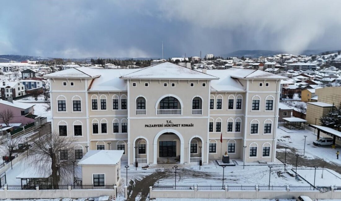 Pazaryeri’ne Yeni Hükümet Konağı Hizmet Vermeye Başladı Bilecik'in Pazaryeri ilçesinde hizmete açılan yeni hükümet konağı, modern mimarisi