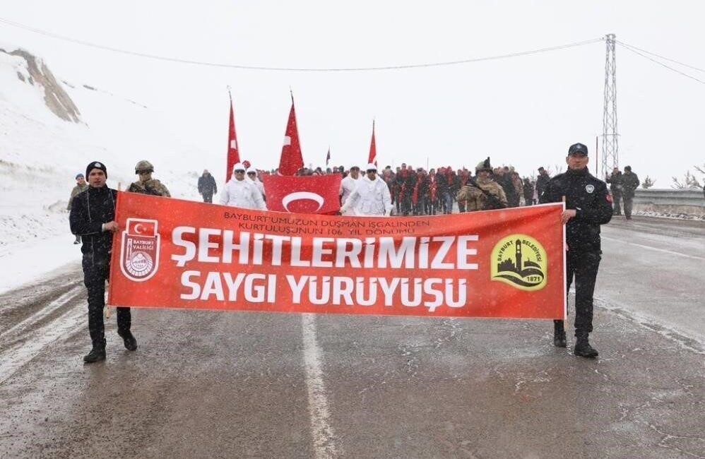 Bayburt’un 107. Kurtuluş Yıl Dönümü Etkinlikleri Olumsuz Hava Koşulları Nedeniyle İptal Edildi Bayburt’un düşman işgalinden kurtuluşunun 107. yıl dönümü etkinlikleri, yoğun kar