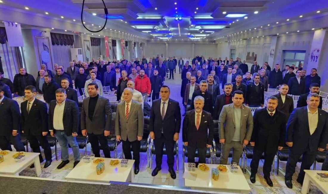 Mustafakemalpaşa Muhtarlar Derneği’nde Tuncay Akar, 15. kongrede yeni başkan seçildi Mustafakemalpaşa Muhtarlar Derneği'nin 15. olağan kongresinde Tuncay Akar, 129 oydan