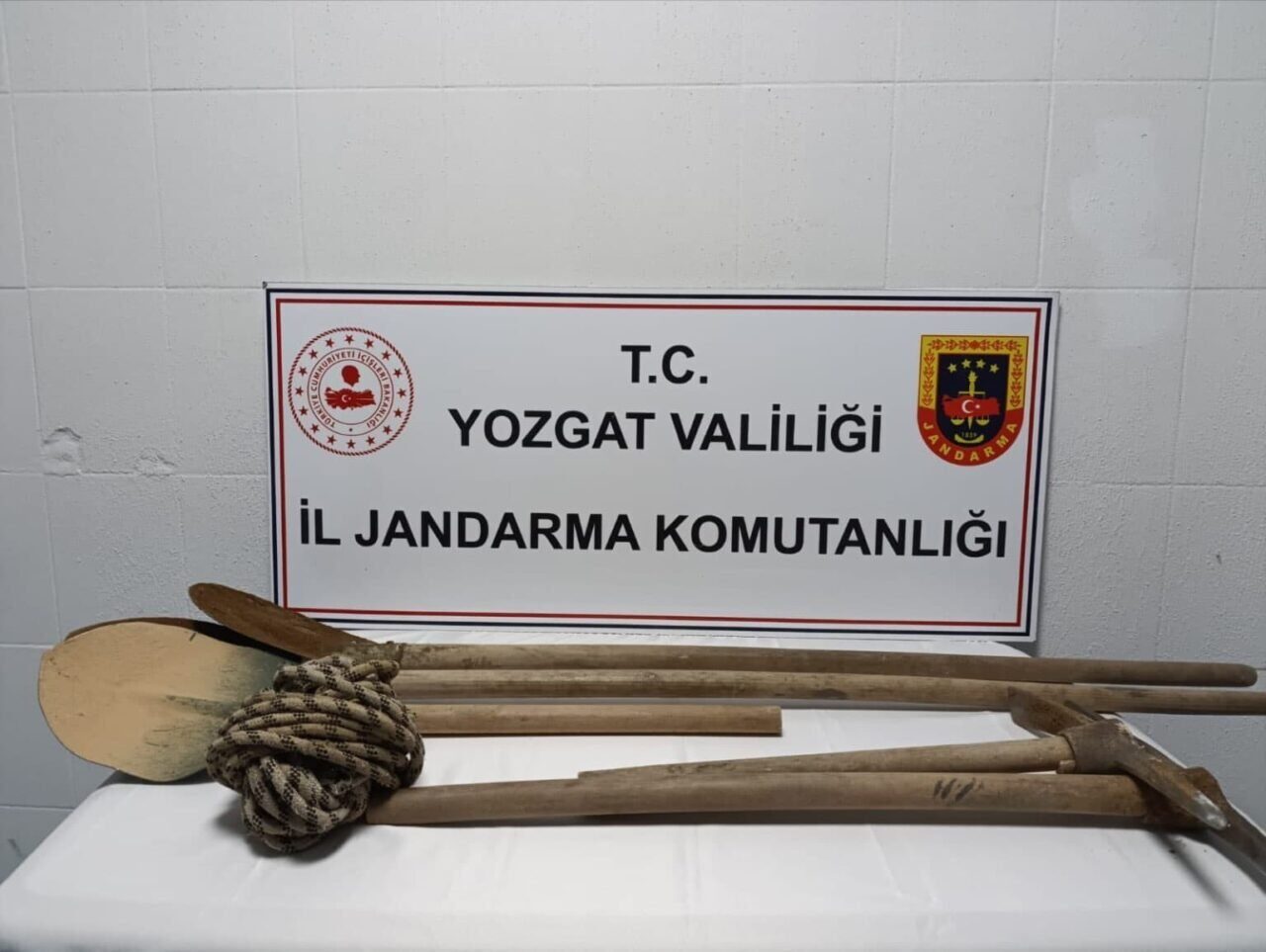 Yerköy İlçe Jandarma Komutanlığı, kaçak kazı yapmak isteyen F.K., G.K.