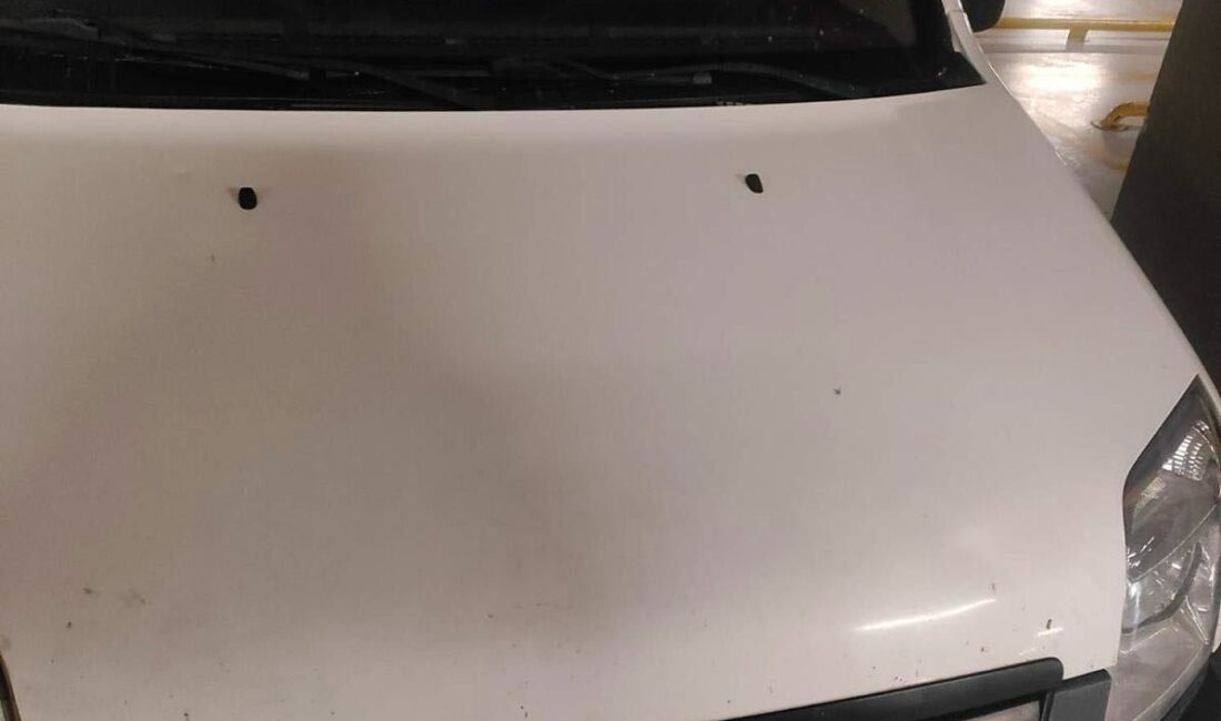 Batman’da Yetkisiz Çakar Kullanan Araç Sürücüsüne 276 Bin TL Ceza Uygulandı Batman'da polisin yaptığı denetimde, sürücüsü ve sahibinin yetkisiz çakar kullandığı