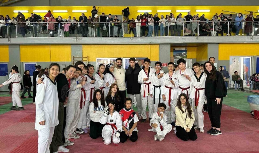 YayTanSay Taekwondo Kulübü, Kayseri Yıldızlar Şampiyonası'nda 12 madalya kazandı. Antrenör