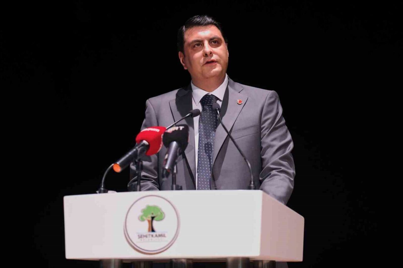 Şehitkamil Belediye Başkanı Umut Yılmaz, 6 Şubat depremlerinin yıldönümünde düzenlenen