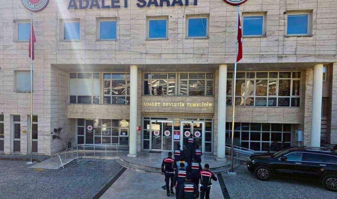 Muğla’da ‘Yılmazlar’ Suç Örgütü Operasyonunda İki Firari Lider Yakalandı Muğla'da jandarma, 'Yılmazlar' suç örgütüne yönelik operasyonda 11 yıl 6