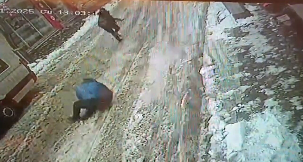 Giresun'un Bulancak ilçesinde yürüyüşteyken A.A., anlaşmazlık yaşadığı A.Y.'ye ruhsatsız tabancayla