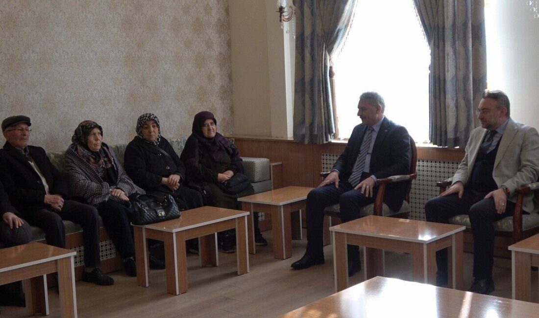 Yozgat’ta Şehit ve Gazi Aileleri İçin ‘Vefa Üniversitesi’ Eğitimlerine Başladı Yozgat Bozok Üniversitesi, şehit ve gazi aileleri için ‘Vefa Üniversitesi’ni
