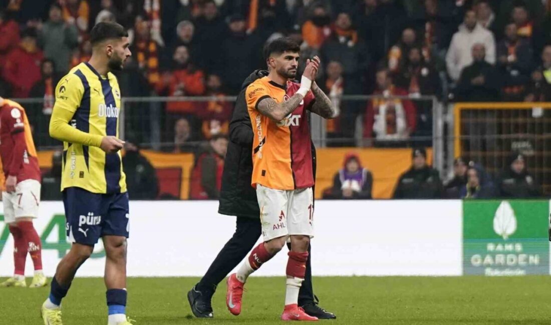 Yunus Akgün, Fenerbahçe karşısında gördüğü sarı kartla cezalı duruma düştü Galatasaraylı Yunus Akgün, Fenerbahçe ile oynanan maçta sarı kart görerek