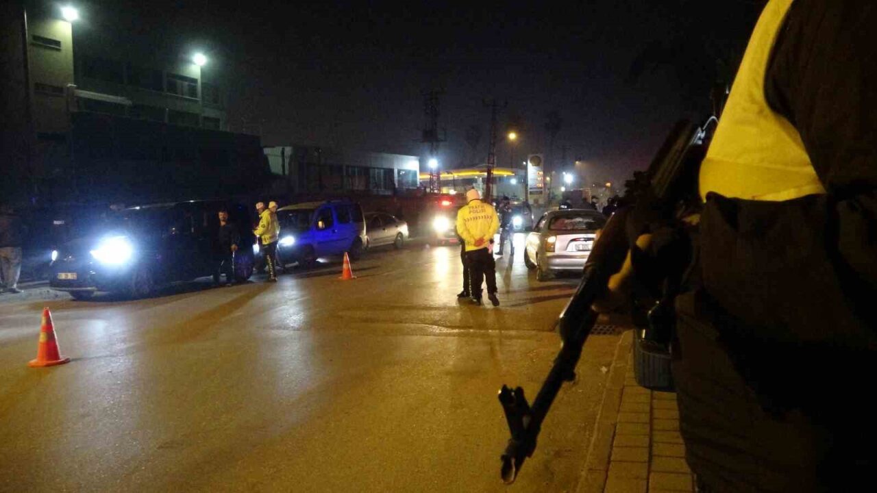 Adana’nın Yüreğir ilçesinde, Emniyet Müdürü Ahmet Hakan Arıkan'ın talimatıyla 'Huzur'